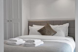 The Knightsbridge Suites - 8