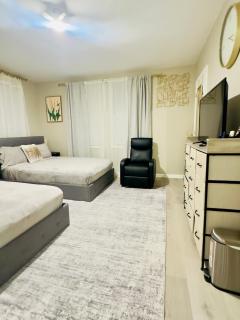 41 Montrose Master Bedroom - 6