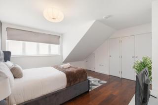 Duplex Flat near Heathrow - 2
