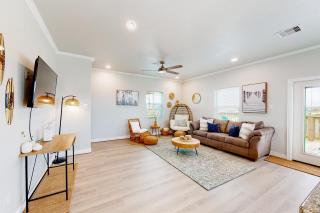 Luxury Steps to Beach Dog Friendly New Reno - Surfside - 5