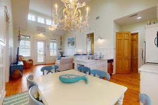 Retreat Steps to Beach Large Deck Family Fun - 1