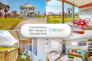 Crystal Beach 3BR Comfortable Home w/ Patio, Short Drive to Beach - 0