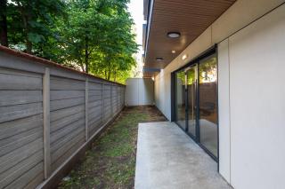 Skylight Studio Retreat - with Balcony - 4