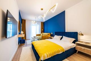 Skylight Studio Retreat - with Balcony - 9