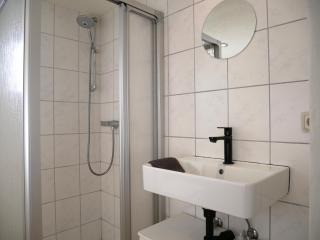 kleiner Holzbungalow Grundmann mit Naturgarten - 9