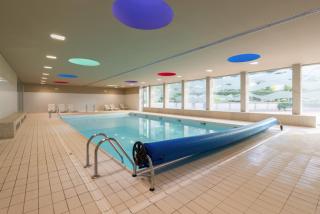 Premium Flat w/ Pool, Gym & Garage by HostWise - 0