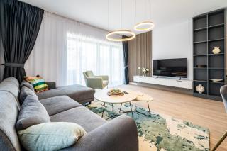 Spacious 2BR Apartment - with Balcony and View - 0