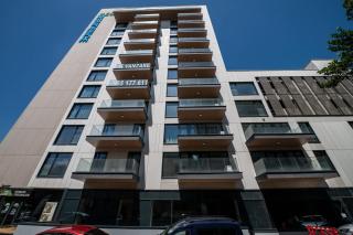 Spacious 2BR Apartment - with Balcony and View - 7