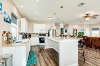 Stunning Beachfront Dog Friendly Sleeps 8 - 9