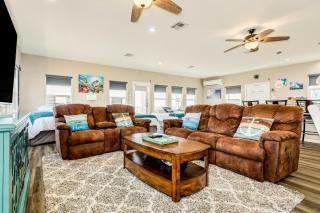 Stunning Beachfront Dog Friendly Sleeps 8 - 8
