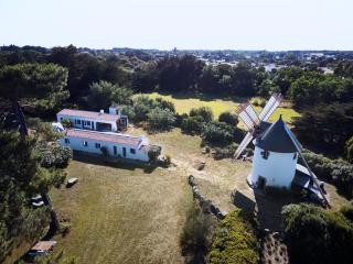 Unique Windmill And Farmhouse With Timeless Beauty - 0