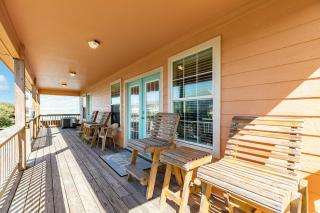 Retreat Steps to Beach Group Ready Sleeps 8 - 6
