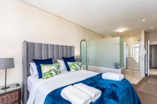Chic 2BR Near BeachOcean Views Balcony by CTHA - 3