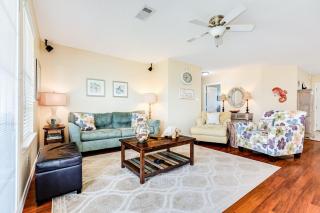 Retreat Steps to Beach Group Ready Sleeps 8 - 5