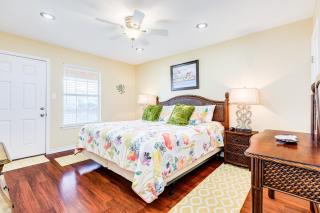 Retreat Steps to Beach Group Ready Sleeps 8 - 3