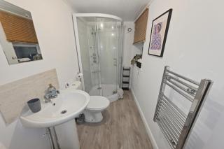 Cosy 1 Bedroom Flat Sleeps 2 Free Wi-Fi - 8