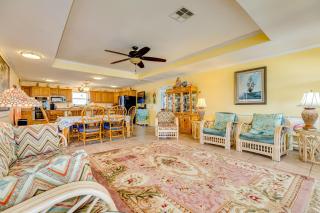 Steps to Beach Tropical Theme Pet Paradise - 9