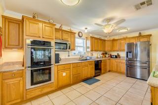 Steps to Beach Tropical Theme Pet Paradise - 5