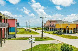 Steps to Beach Tropical Theme Pet Paradise - 4