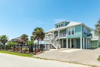 Exclusive Pool Gulf Views Modern Cargo Lift - 8