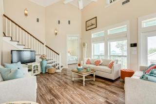 Exclusive Pool Gulf Views Modern Cargo Lift - 5