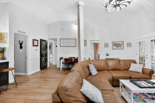 Resort Amenities Fire Pit Deck Grill & More - 2