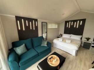 The Spinney Luxury Glamping - 3