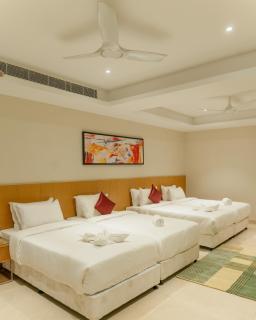 Golden Sands - By The Bay Resorts - Bāpatla - 5