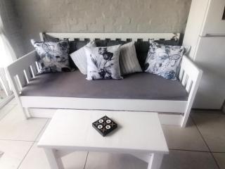 Petite Selfcatering Accommodation Struisbaai SA - 9