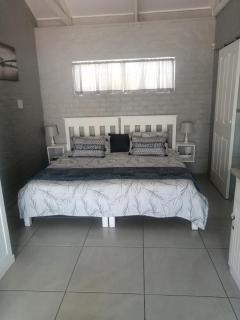 Petite Selfcatering Accommodation Struisbaai SA - 8