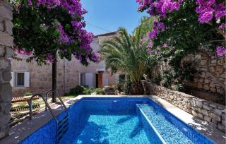 Beautiful Home In Sutivan - 0