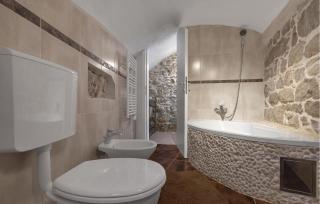 Beautiful Home In Sutivan - 5