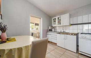 1 Bedroom Awesome Apartment In Pag - 7