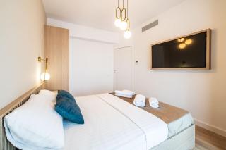 Panoramic Penthouse Views - Cozy 2BR Retreat - 9