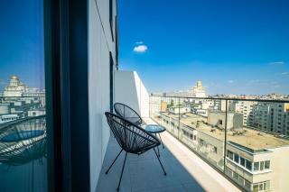 Panoramic Penthouse Views - Cozy 2BR Retreat - 4