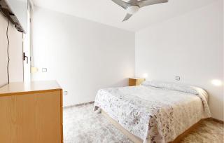 2 Bedroom Lovely Apartment In Vinaroz - 2