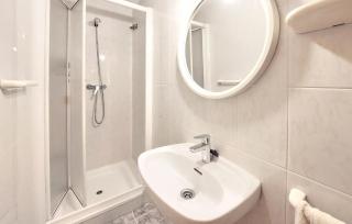 2 Bedroom Lovely Apartment In Vinaroz - 1