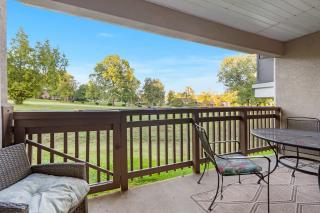 Fairway Retreat for 6 - Walk-in and Pet Friendly - 0