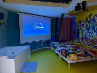 Capsule Family - Sauna - Jacuzzi - Projecteur - Billard - Nintendo Switch 2 - Filet suspendu - 6