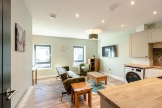 Stunning upper villa stay in the City! - 2