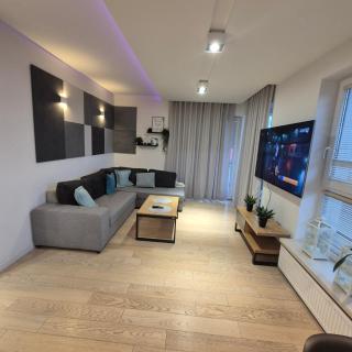 APATRAMET Królowej Jadwigi 12A - 1