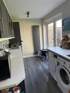 Bright Private Room with Parking & Garden Access - 7