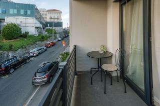LuxStay Apartments APT4 - Private Parking, Balcony - 2