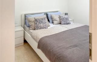 1 Bedroom Amazing Apartment In Lovran - 7