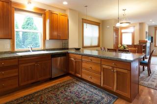 Columbia West 30 day minimum - 5