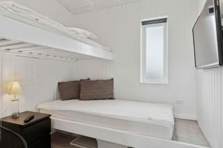 Lovely Holiday Home With Sea View - 1