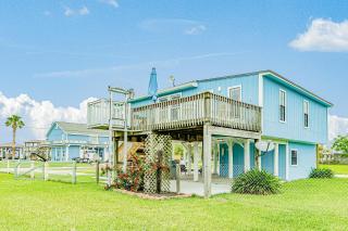 Ultimate Canal Front Game Room Boat Ramp - 8