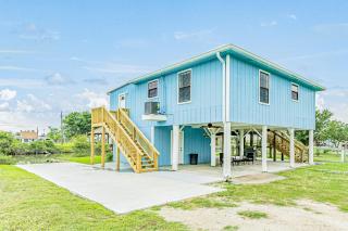 Ultimate Canal Front Game Room Boat Ramp - 2