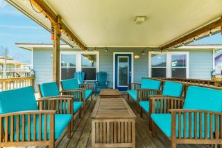 Dream Steps to Beach Large Deck Kid Friendly - 6