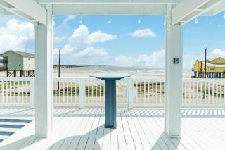 Oasis Beachfront Volleyball Court Sleeps 12 - 8